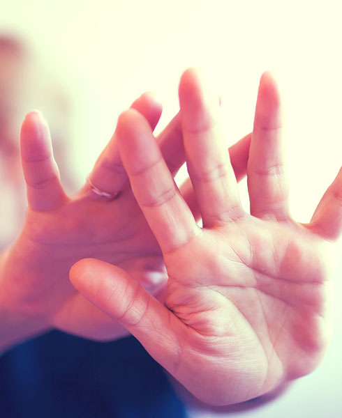 Trabajo individual y grupal de enfermería con casos de violencia de género